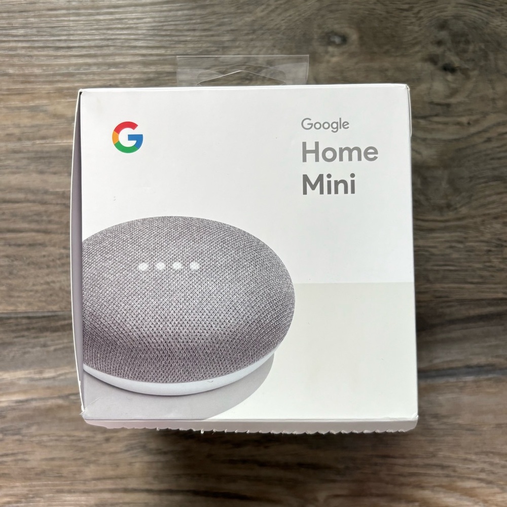 Google Home Mini in Chalk